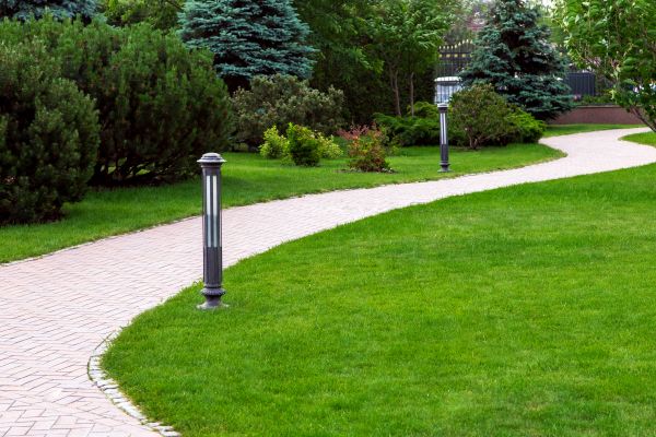 Backyard Sidewalk Installation in Kennewick